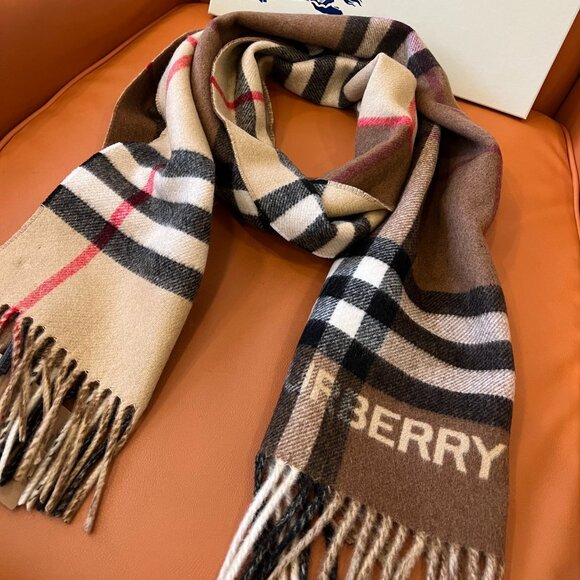 Elegant Burberry Camel Check Stole - Picture 1 of 9